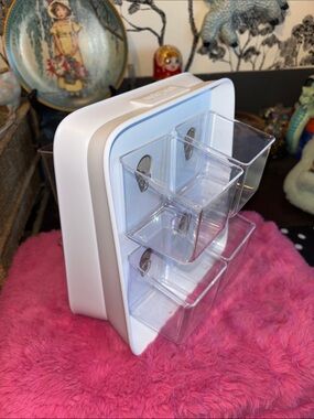 NWOT YouCopia TeaStand organizer, designed to hold up to 80 standard tea bags.I
